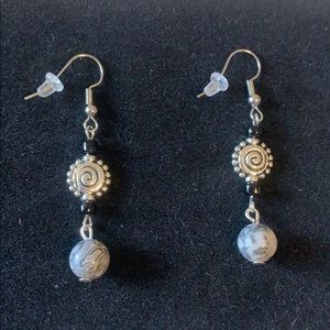 20177 ⭐️Silver leaf agate earrings⭐️